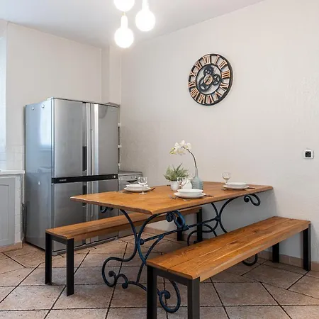 Cozy 1 Bdr At Port Νίκαια