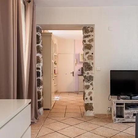Cozy 1 Bdr At Port * ניס