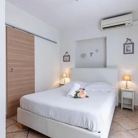 Cozy 1 Bdr At Port ניס